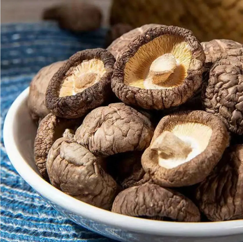 【阿亮香菇園】採摘園自產自銷,精品香菇乾!人工採摘烘乾!每一朵都超大顆! 【阿亮香菇園】採摘園自產自銷,精品香菇乾!人工採摘烘乾!每一朵都超大顆!