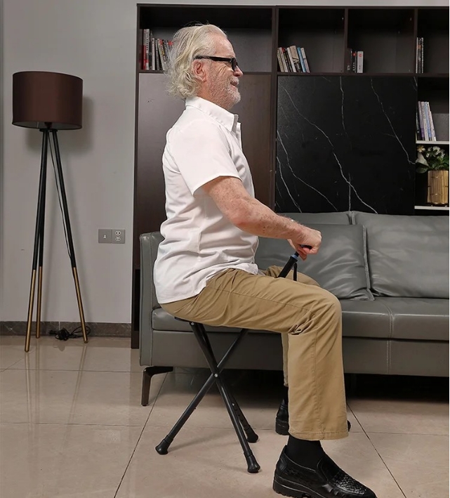 火爆熱銷中！德國老人拐杖凳，台灣本土出貨！24小時在線客服，售後無憂！